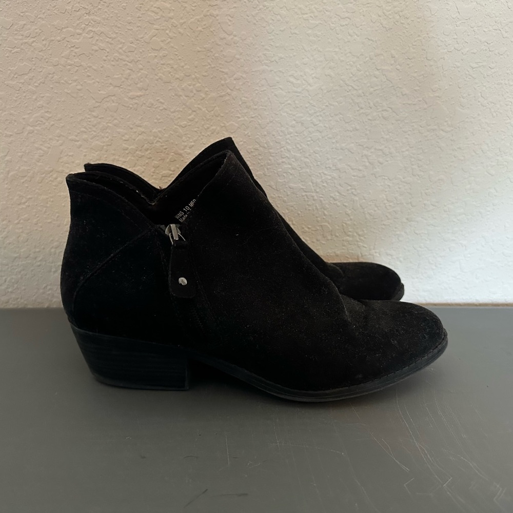 Black Sueded Bootie Sz 10